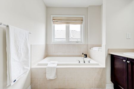 For Lease - 25 Collier Crescent, Markham, Ontario - Photo 5