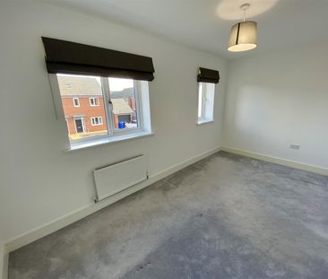 Skylark Drive, Branston, Burton-On-Trent DE14 3NU - Photo 5