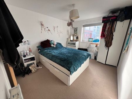 1a Elmira Way, SALFORD - Photo 4