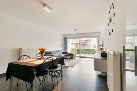 Gelijkvloers appartement met 2 slaapkamers en tuin te huur. - Photo 3