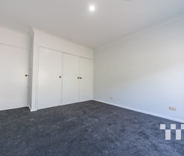 Level, Easy Care Villa in Quiet Location - Photo 4