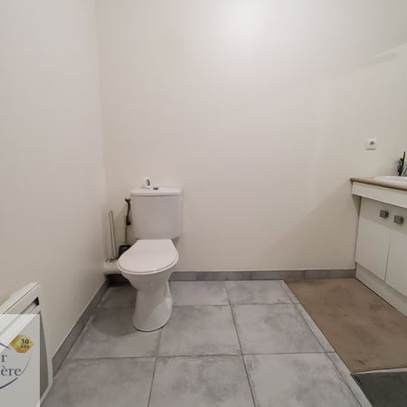 Location Appartement 2 pièces 39m² CUERS 83390 - Photo 3