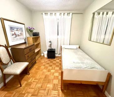 For Lease - 3025 Cedarglen Gate Unit# 29, Mississauga, Ontario - Photo 2