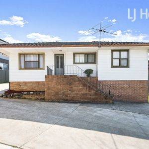 127 Hill Road, Lurnea NSW - Photo 2