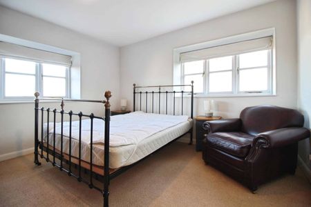 Manor Farm, Purton Stoke, Swindon, Swindon, SN5 - Photo 5