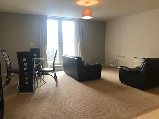 Flat to rent on - Photo 1