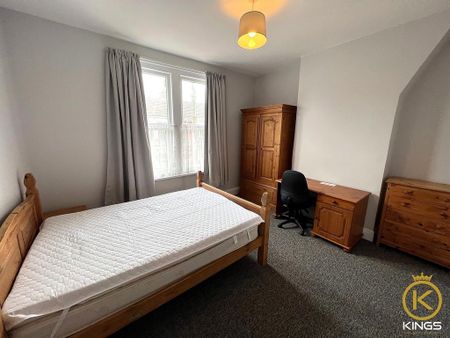 5 bedroom terraced house to rent - Photo 3