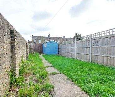Bertram Road, Enfield, EN1 - Photo 1
