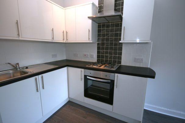 Hamilton Road, Spacious 1 Bed Unfurnished Apartment, Broomhouse – Available 03/11/2025 - Photo 1