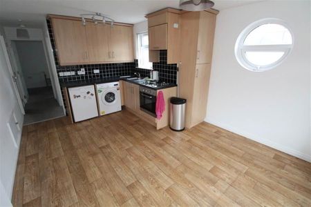 70 Connsbrook Avenue, Belfast, BT4 1JW - Photo 4