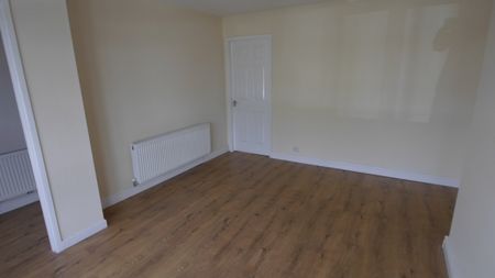 3 Bedroom Town House - Photo 3