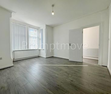 5 bedroom semi-detached house to rent - Photo 2