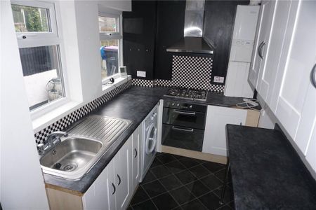 2 bedroom terraced house to rent - Photo 3