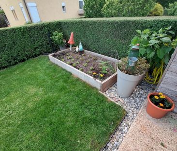 A l’entrée du village de Bursinel, à louer appartement de 3 piècesa... - Photo 2