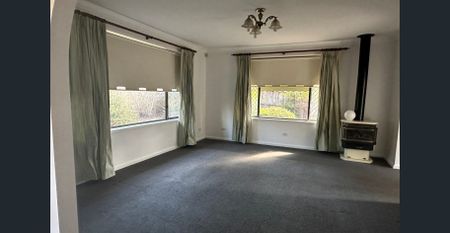 Beautifully located on a sunny corner block - Photo 4