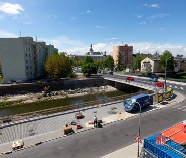 Pronájem bytu 2+1 79 m², Kolofíkovo nábřeží 1128, Opava Kateřinky - Photo 2
