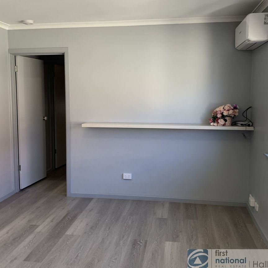 One bedroom renovated apartment in South Yarra - Photo 1