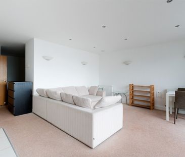 1 Bed Flat, Adriatic Apartments, E16 - Photo 1