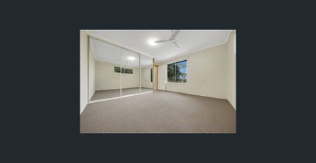 Unique hillside home - Photo 5