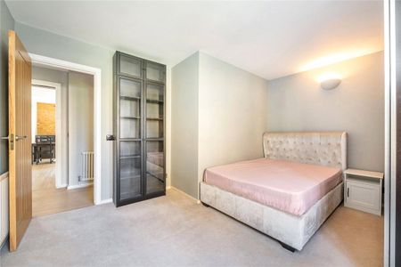 2 bedroom flat in 5 Burrells Wharf Square - Photo 5