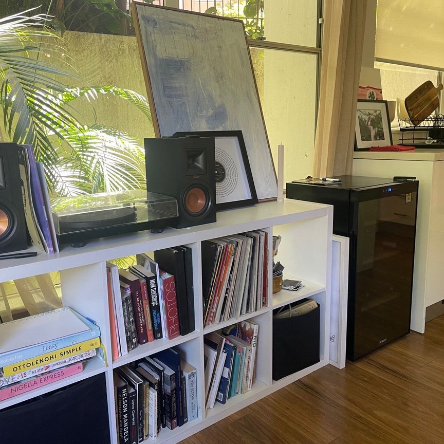 Elizabeth Bay - Photo 1