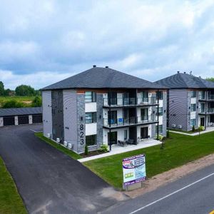 5-1/2 SPACIEUX ET MODERNE AVEC GARAGE - Photo 2