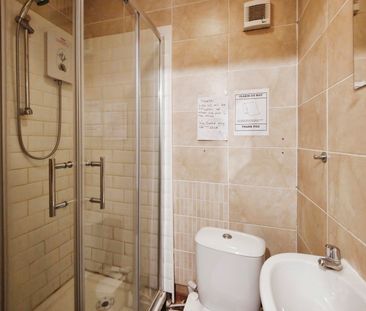 5 bedroom house to rent Rothersthorpe Road, Northampton, Northampto... - Photo 4