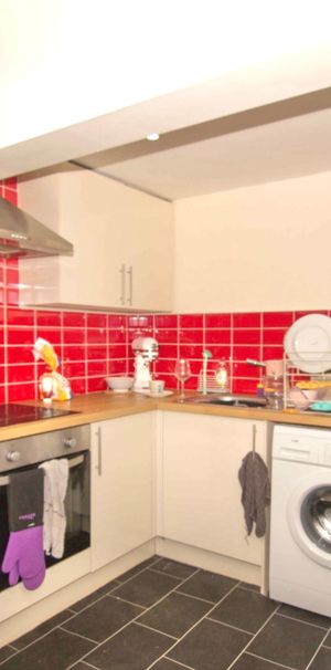 2 Bed - 152A Otley Road, Headingley, Leeds - LS16 5JX - Student - Photo 1