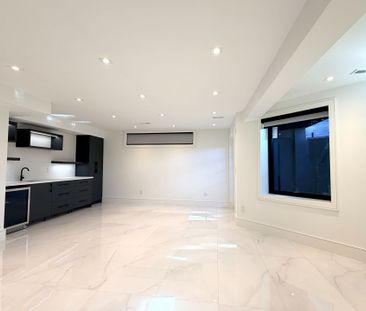 For Lease - 155 Lake Promenade, Toronto, Ontario - Photo 2