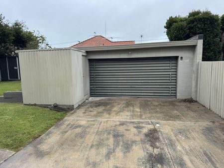 Long Drive - 3 bedroom - Photo 5