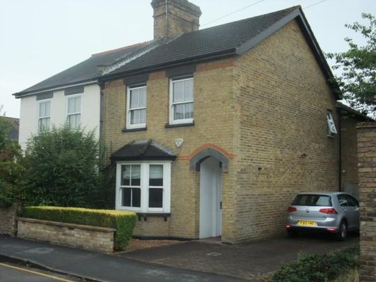 3 bedroom semi-detached house to rent - Photo 1