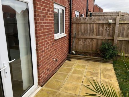 3 bedroom semi-detached house to rent - Photo 5
