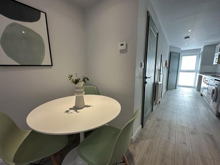 2 bedroom flat to rent - Photo 4