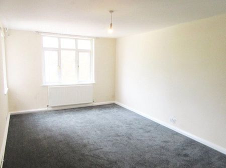 3 bedroom flat to rent - Photo 2