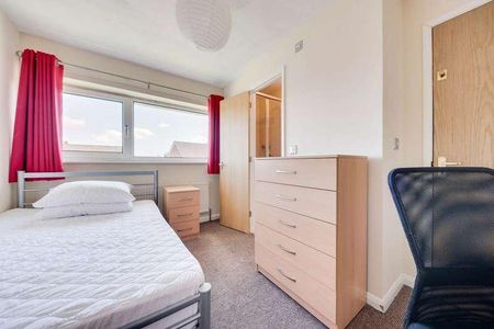 Crossways, Canterbury, CT2 - Photo 2