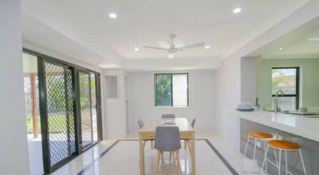 MODERN, SPACIOUS & PERFECTLY POSITIONED � EASY LIVING IN ASHFIELD - Photo 4