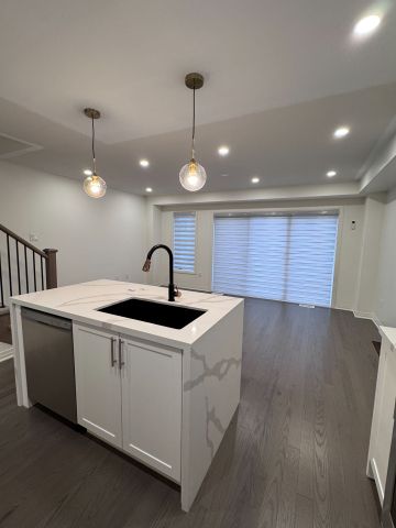 For Lease - 25 King George Way, Clarington, Ontario - Photo 2