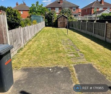 2 bedroom semi-detached house to rent - Photo 6