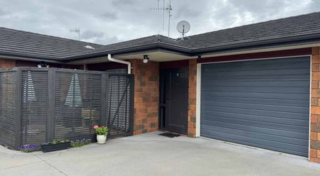 Not Your Average Townhouse - Photo 2