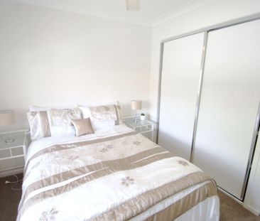 RENOVATED AND FULLY FURNISHED SPACIOUS TOWNHOUSE WITH VIEWS IN THE ... - Photo 1