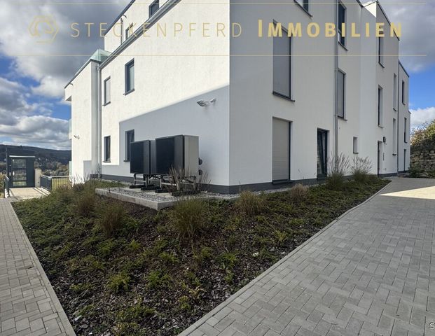 ! Aktionspreis ! Neubau- Erstbezug: Traumhafte Wohnung im 1. OG mit Weitblick! - Photo 1