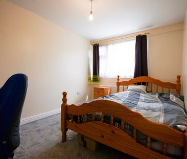 56 Lingard Close - Photo 3