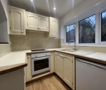 2 bedroom end of terrace house to rent - Photo 5