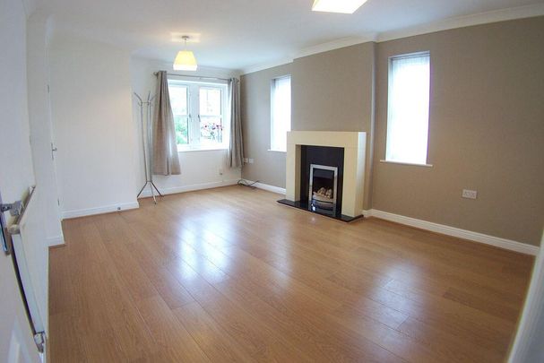 3 bedroom semi-detached house to rent - Photo 1