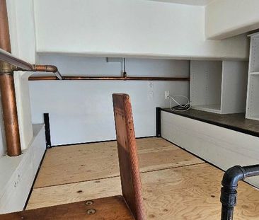 LOFT/1 BATH - 115 3RD AVE S - Available NOV 1ST - Photo 2