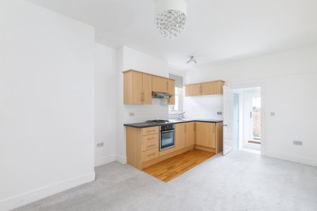 1 Bed Flat, Pembroke Crescent, BN3 - Photo 4