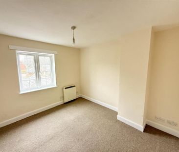 4 bedroom terraced house to rent - Photo 3