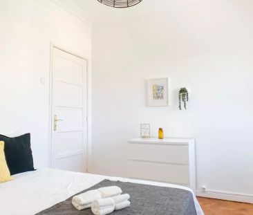 Rooms for rent in 6-bedroom apartment for postgraduate students in Alfama - Photo 5