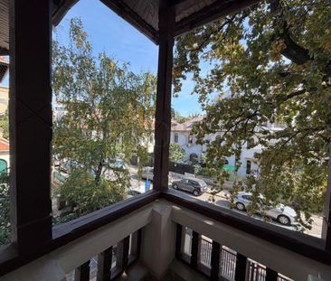 Vila spectaculoasa cu arhitectura traditionala - Photo 1