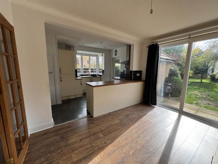 3 bedroom semi-detached house to rent - Photo 3